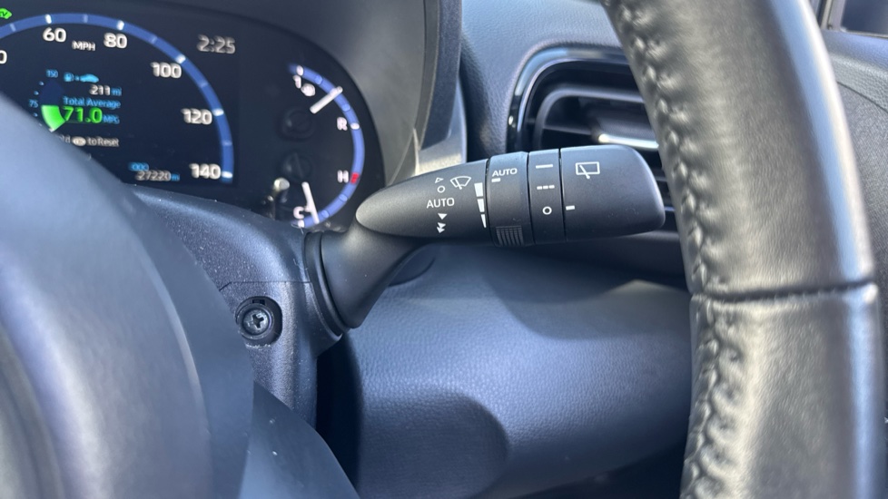 Toyota Yaris Cross 1.5 Hybrid Design 5dr CVT Hybrid Estate - Image 34