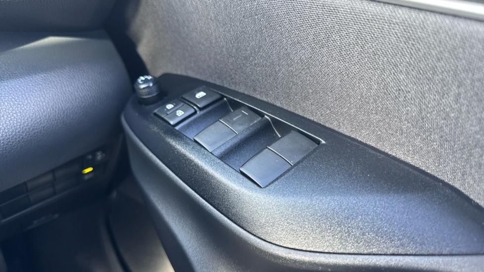 Toyota Yaris Cross 1.5 Hybrid Design 5dr CVT Hybrid Estate - Image 36