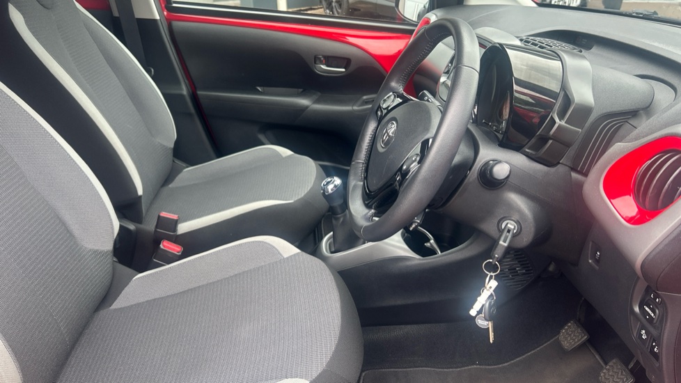 Toyota Aygo 1.0 VVT-i X-Trend TSS 5dr Petrol Hatchback - Image 12