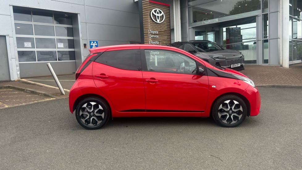Toyota Aygo 1.0 VVT-i X-Trend TSS 5dr Petrol Hatchback - Image 23