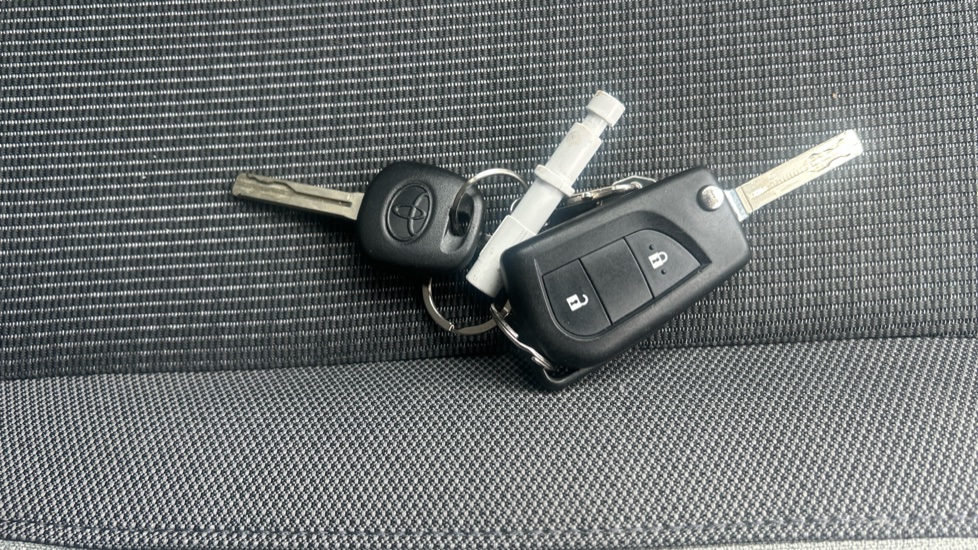 Toyota Aygo 1.0 VVT-i X-Trend TSS 5dr Petrol Hatchback - Image 28