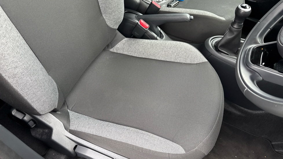 Toyota Aygo X 1.0 VVT-i Pure 5dr Petrol Hatchback - Image 17