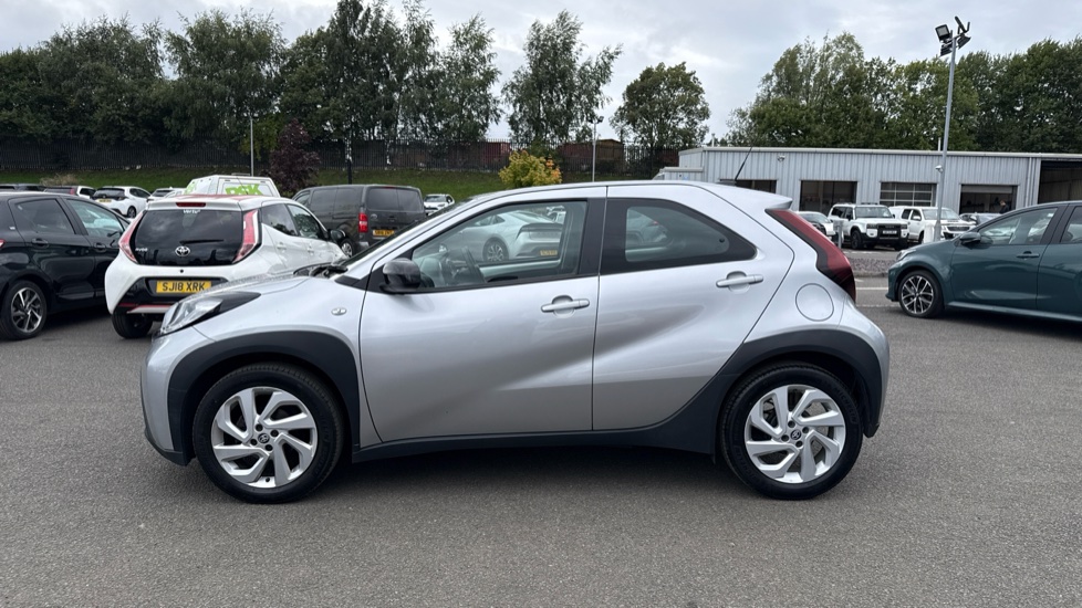 Toyota Aygo X 1.0 VVT-i Pure 5dr Petrol Hatchback - Image 24