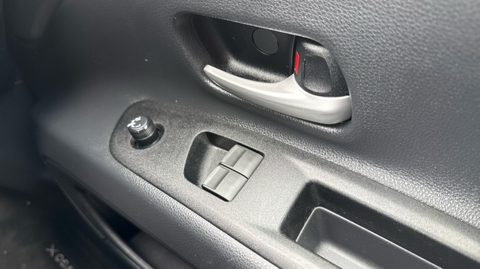 Toyota Aygo X 1.0 VVT-i Pure 5dr Petrol Hatchback - Image 32