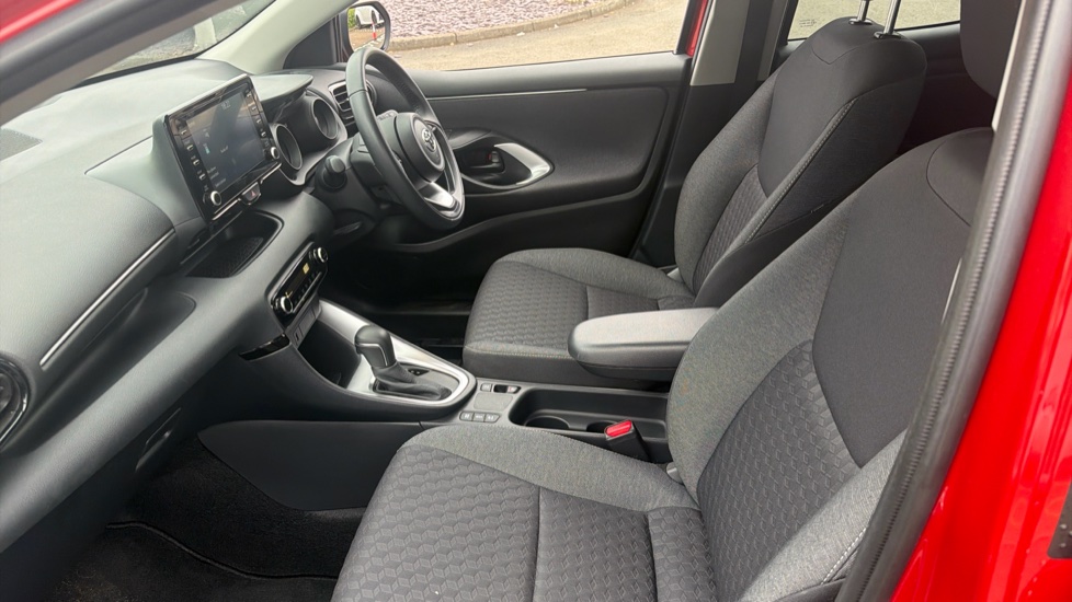Toyota Yaris 1.5 Hybrid Design 5dr CVT Hybrid Hatchback - Image 5