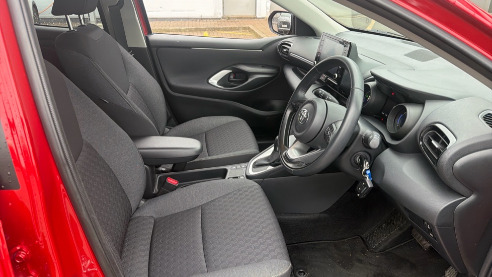 Toyota Yaris 1.5 Hybrid Design 5dr CVT Hybrid Hatchback - Image 12