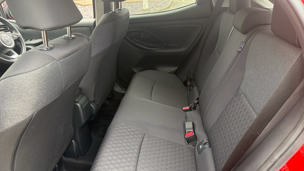 Toyota Yaris 1.5 Hybrid Design 5dr CVT Hybrid Hatchback - Image 15