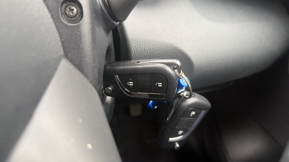 Toyota Yaris 1.5 Hybrid Design 5dr CVT Hybrid Hatchback - Image 16