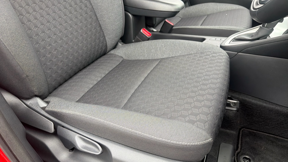 Toyota Yaris 1.5 Hybrid Design 5dr CVT Hybrid Hatchback - Image 17