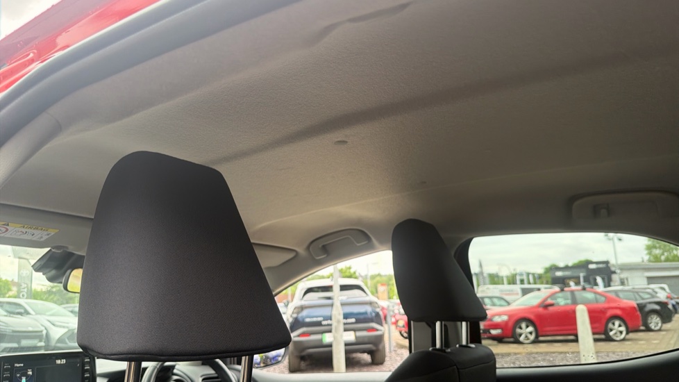 Toyota Yaris 1.5 Hybrid Design 5dr CVT Hybrid Hatchback - Image 19