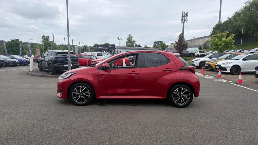 Toyota Yaris 1.5 Hybrid Design 5dr CVT Hybrid Hatchback - Image 24