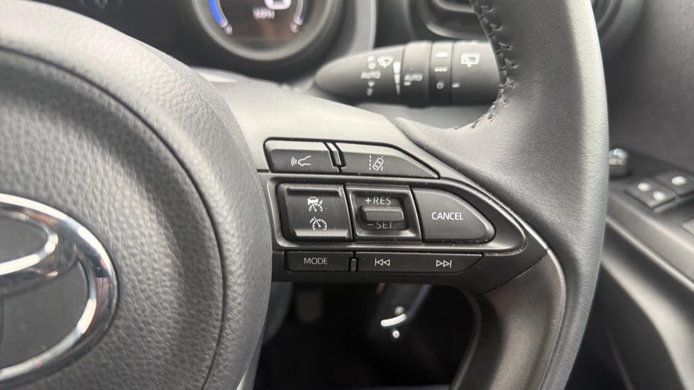 Toyota Yaris 1.5 Hybrid Design 5dr CVT Hybrid Hatchback - Image 30