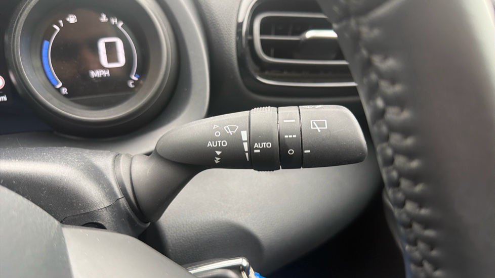 Toyota Yaris 1.5 Hybrid Design 5dr CVT Hybrid Hatchback - Image 33
