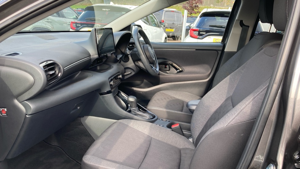 Toyota Yaris 1.5 Hybrid Design 5dr CVT Hybrid Hatchback - Image 5