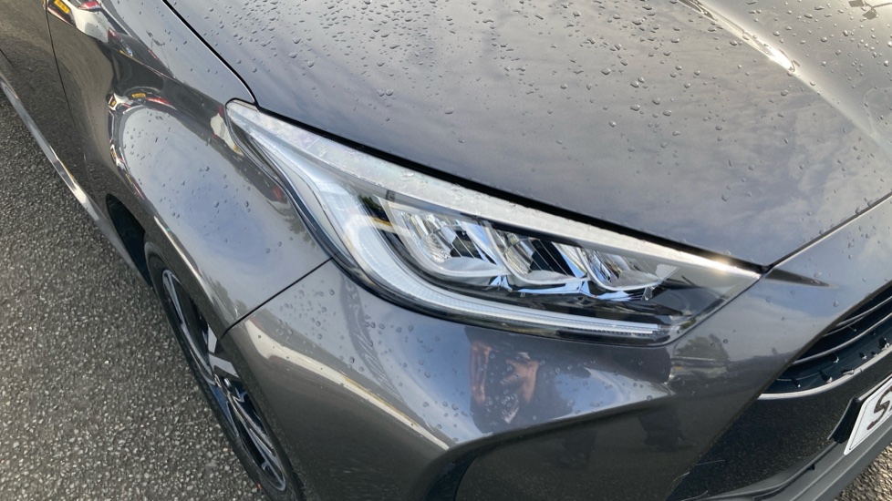 Toyota Yaris 1.5 Hybrid Design 5dr CVT Hybrid Hatchback - Image 20