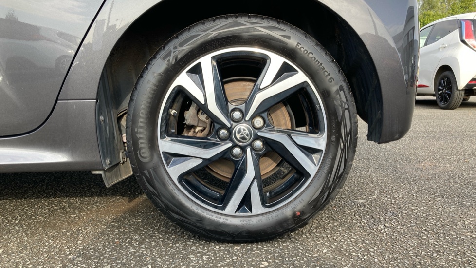 Toyota Yaris 1.5 Hybrid Design 5dr CVT Hybrid Hatchback - Image 25