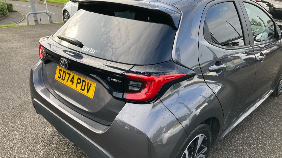 Toyota Yaris 1.5 Hybrid Design 5dr CVT Hybrid Hatchback - Image 37