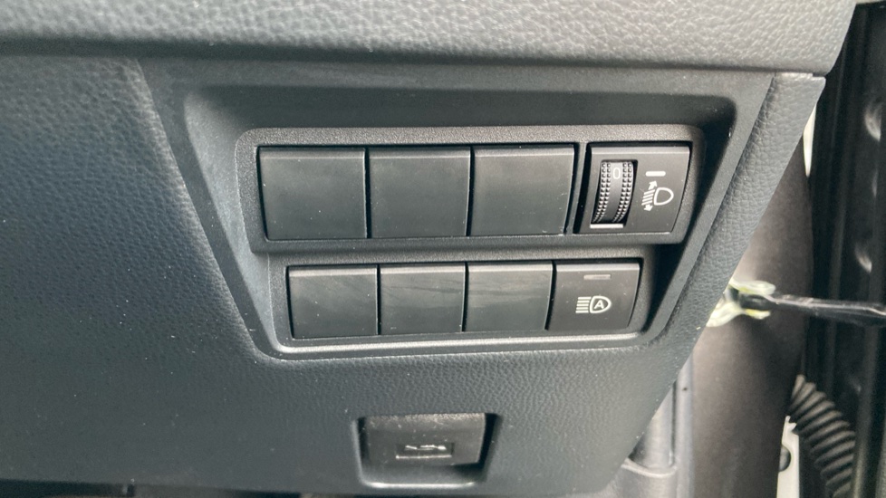 Toyota Yaris 1.5 Hybrid Design 5dr CVT Hybrid Hatchback - Image 39