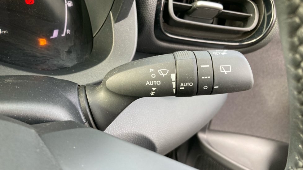 Toyota Yaris 1.5 Hybrid Design 5dr CVT Hybrid Hatchback - Image 40