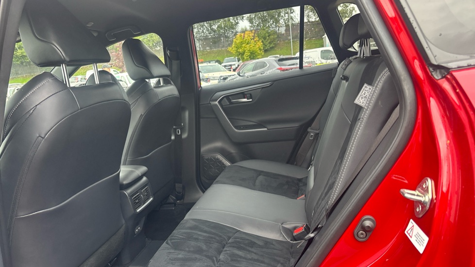 Toyota RAV4 2.5 PHEV GR Sport 5dr CVT Estate - Image 15