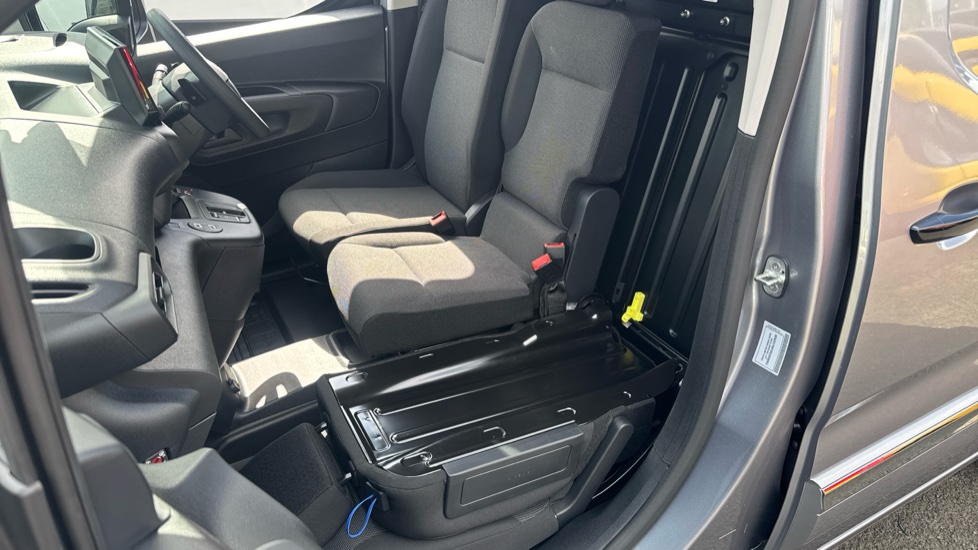 Toyota Proace City L1 Diesel 1.5D 130 Sport Van Auto - Image 18