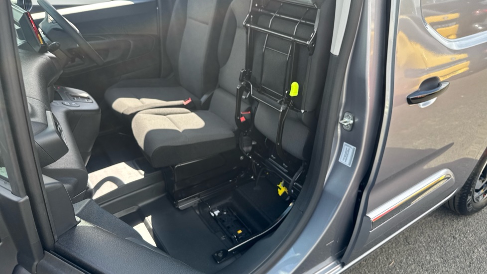 Toyota Proace City L1 Diesel 1.5D 130 Sport Van Auto - Image 40