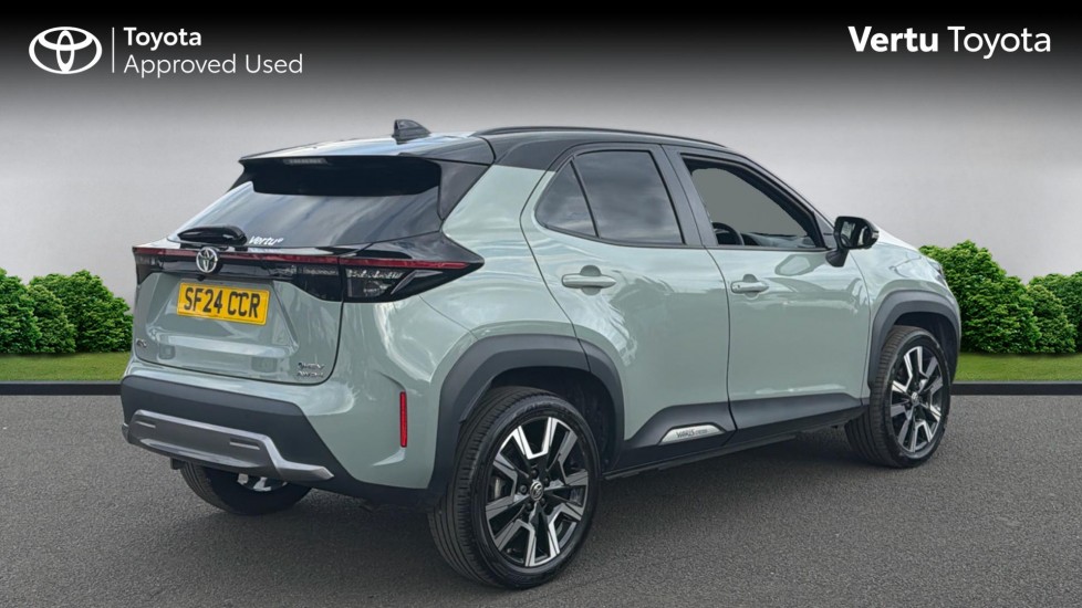 Toyota Yaris Cross 1.5 Hybrid 130 Premiere Edition AWD 5dr CVT Hybrid Estate - Image 2