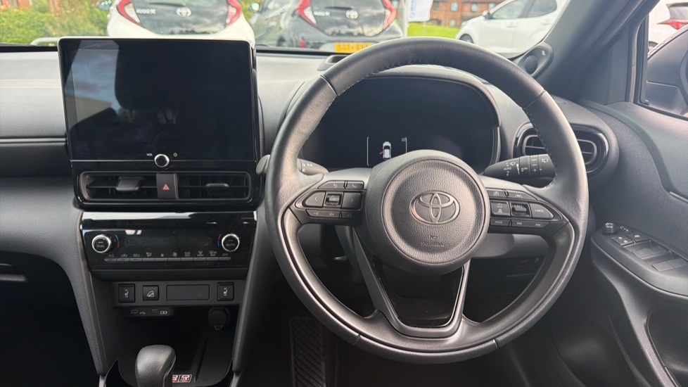 Toyota Yaris Cross 1.5 Hybrid 130 Premiere Edition AWD 5dr CVT Hybrid Estate - Image 7