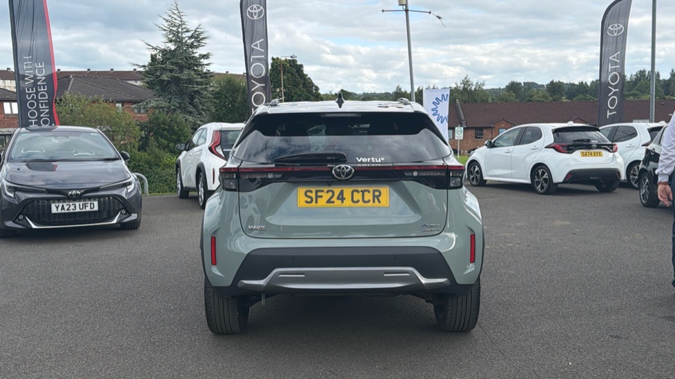 Toyota Yaris Cross 1.5 Hybrid 130 Premiere Edition AWD 5dr CVT Hybrid Estate - Image 26