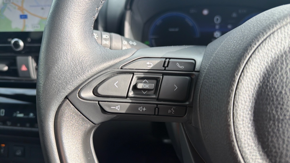 Toyota Yaris Cross 1.5 Hybrid 130 Premiere Edition AWD 5dr CVT Hybrid Estate - Image 38