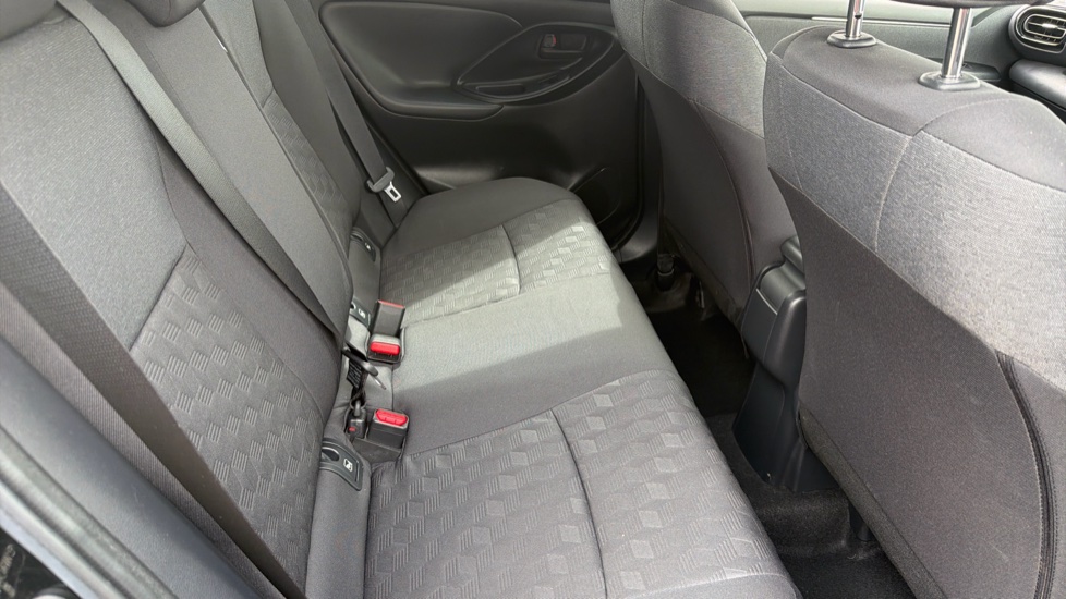 Toyota Yaris 1.5 Hybrid Design 5dr CVT Hybrid Hatchback - Image 8