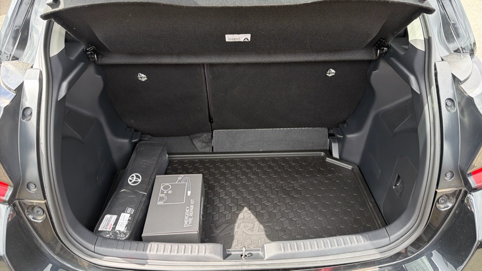 Toyota Yaris 1.5 Hybrid Design 5dr CVT Hybrid Hatchback - Image 13