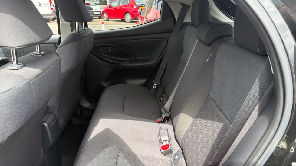 Toyota Yaris 1.5 Hybrid Design 5dr CVT Hybrid Hatchback - Image 15