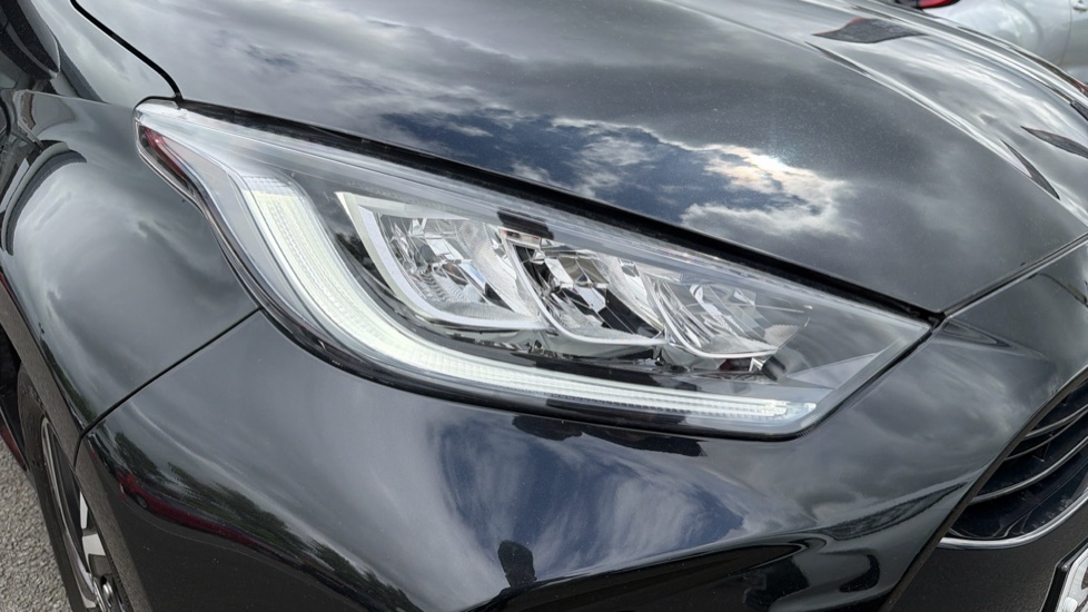 Toyota Yaris 1.5 Hybrid Design 5dr CVT Hybrid Hatchback - Image 20