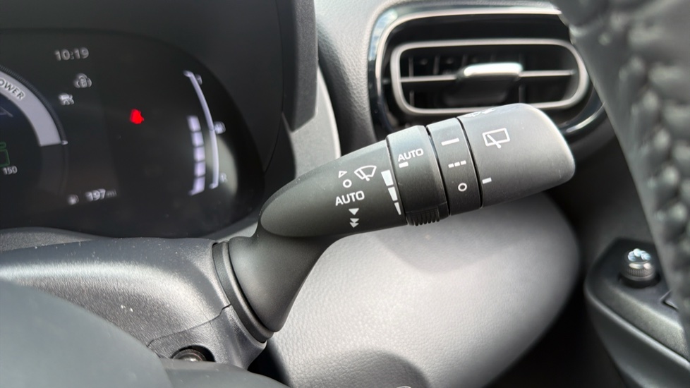 Toyota Yaris 1.5 Hybrid Design 5dr CVT Hybrid Hatchback - Image 34