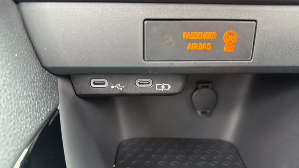 Toyota Yaris 1.5 Hybrid Design 5dr CVT Hybrid Hatchback - Image 37