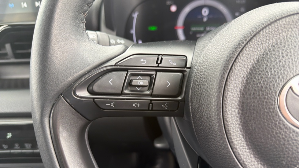 Toyota Yaris 1.5 Hybrid Design 5dr CVT Hybrid Hatchback - Image 40