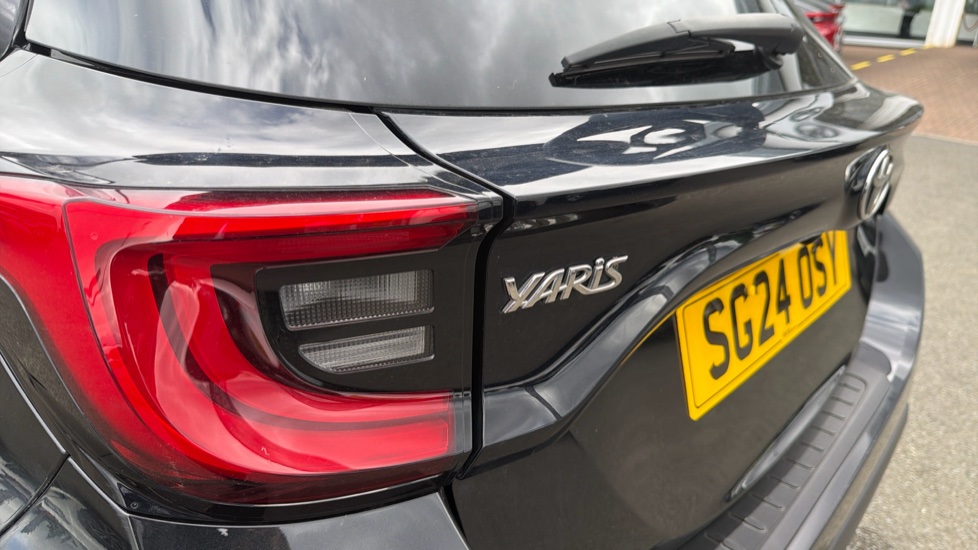 Toyota Yaris 1.5 Hybrid Design 5dr CVT Hybrid Hatchback - Image 41