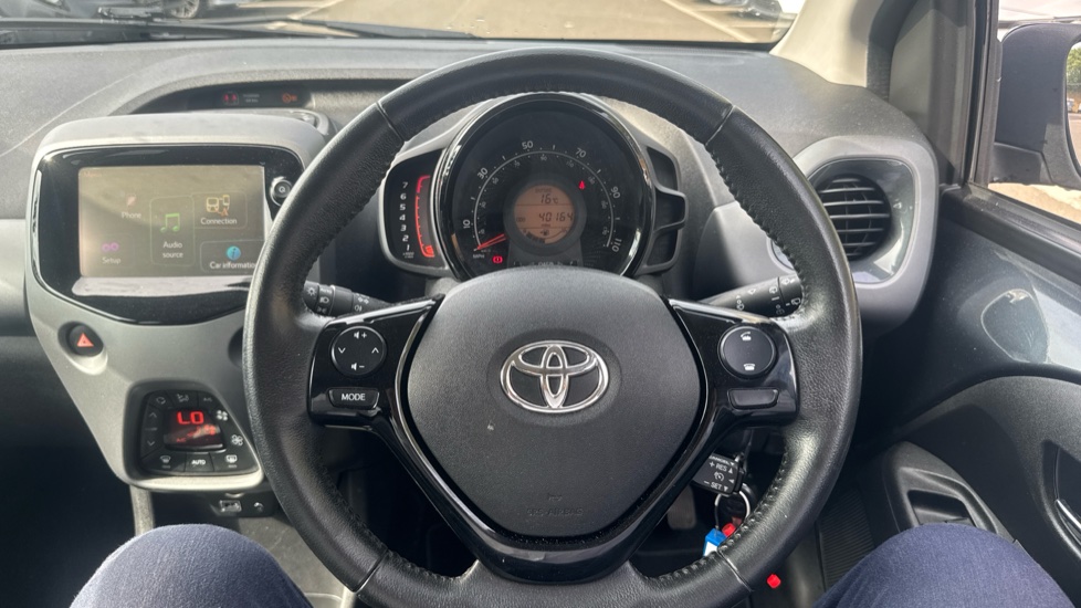 Toyota Aygo 1.0 VVT-i X-Plore 5dr Petrol Hatchback - Image 10