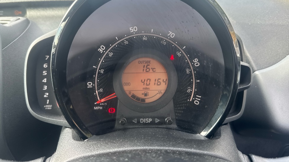 Toyota Aygo 1.0 VVT-i X-Plore 5dr Petrol Hatchback - Image 11
