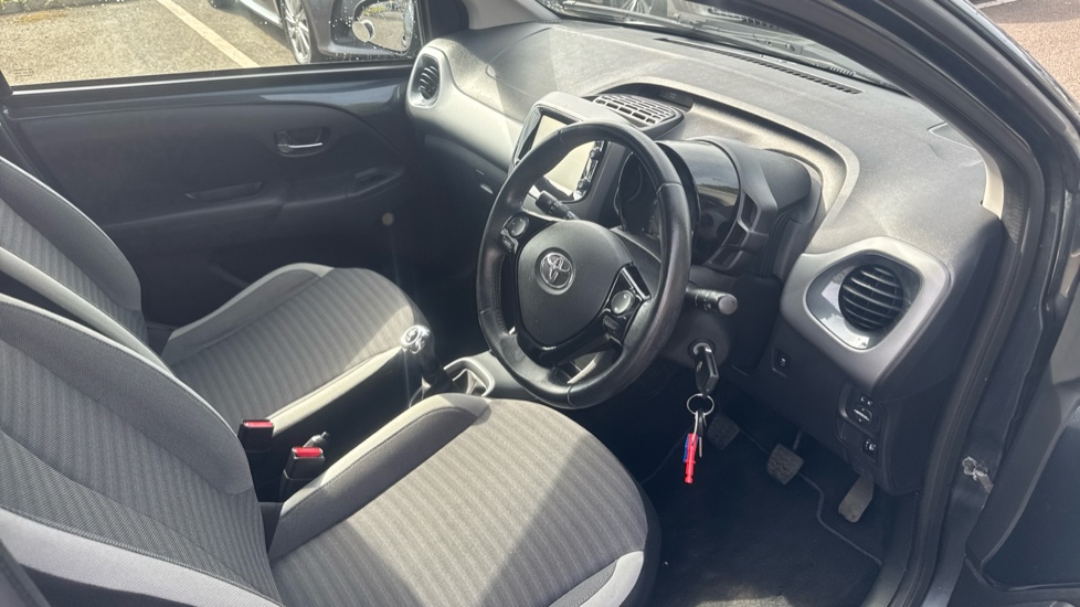 Toyota Aygo 1.0 VVT-i X-Plore 5dr Petrol Hatchback - Image 12