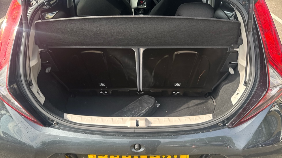 Toyota Aygo 1.0 VVT-i X-Plore 5dr Petrol Hatchback - Image 13