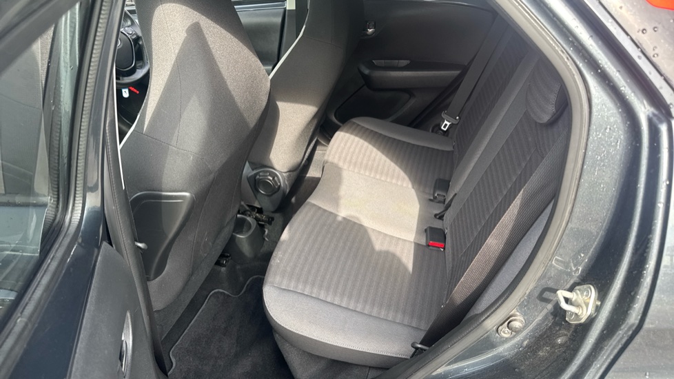 Toyota Aygo 1.0 VVT-i X-Plore 5dr Petrol Hatchback - Image 15