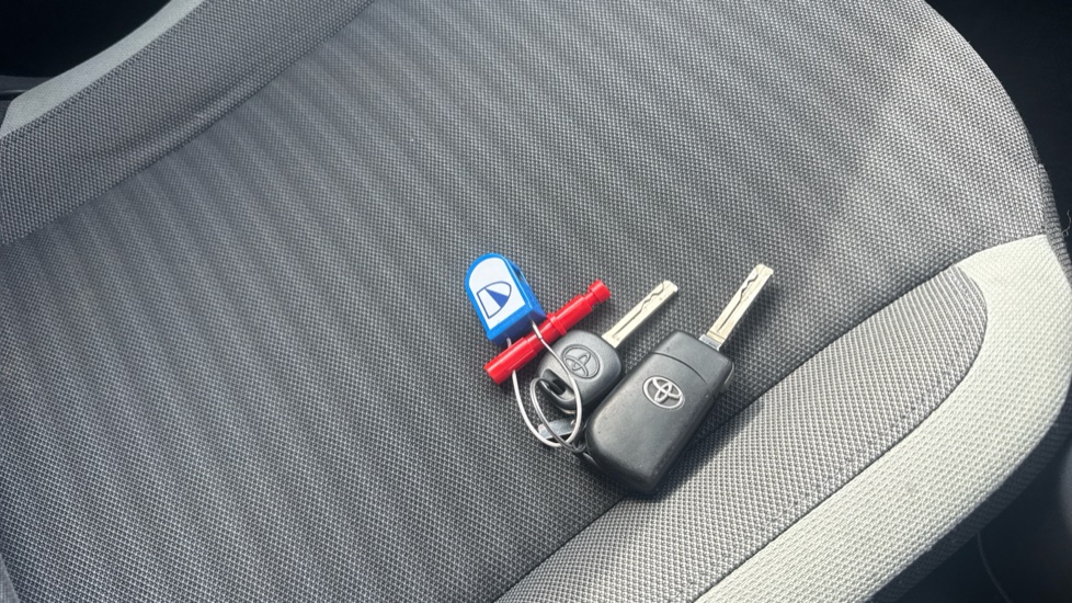 Toyota Aygo 1.0 VVT-i X-Plore 5dr Petrol Hatchback - Image 28