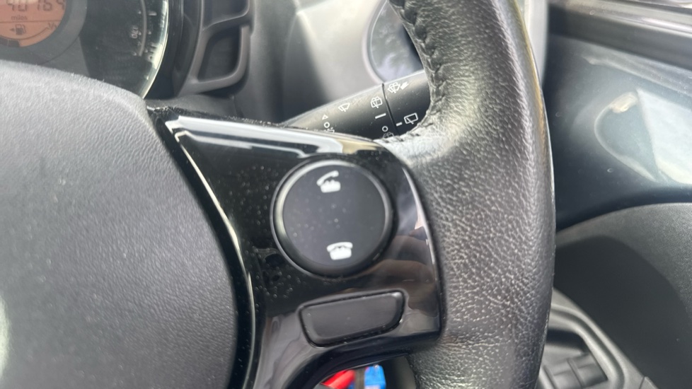 Toyota Aygo 1.0 VVT-i X-Plore 5dr Petrol Hatchback - Image 32