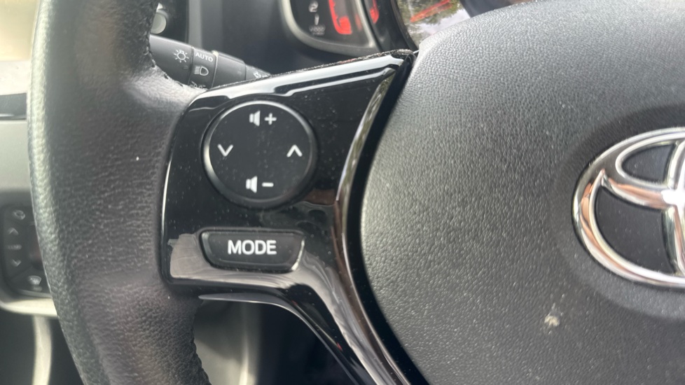 Toyota Aygo 1.0 VVT-i X-Plore 5dr Petrol Hatchback - Image 33