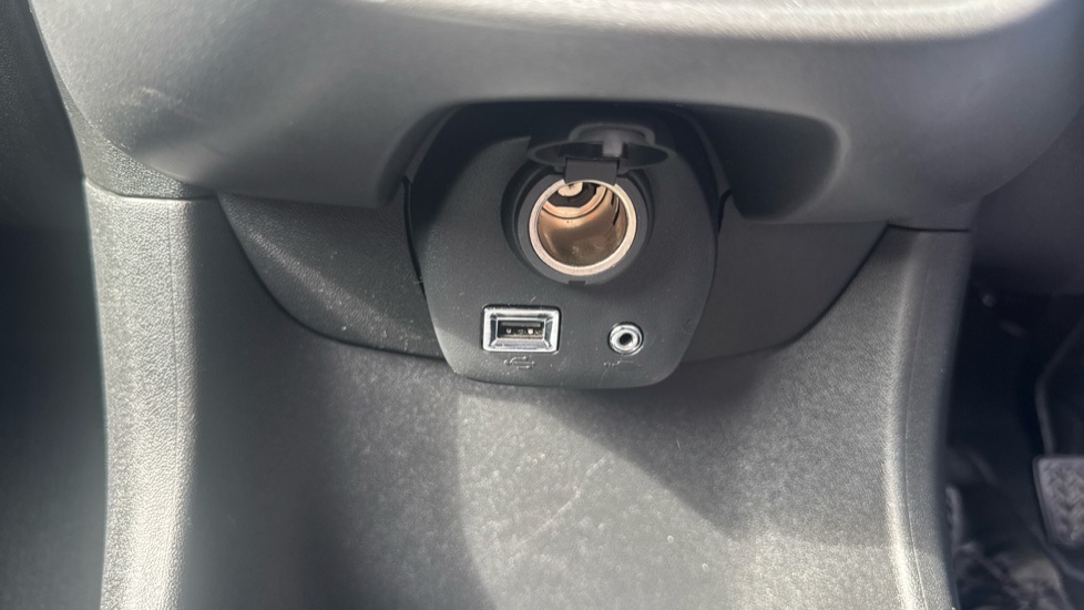 Toyota Aygo 1.0 VVT-i X-Plore 5dr Petrol Hatchback - Image 38