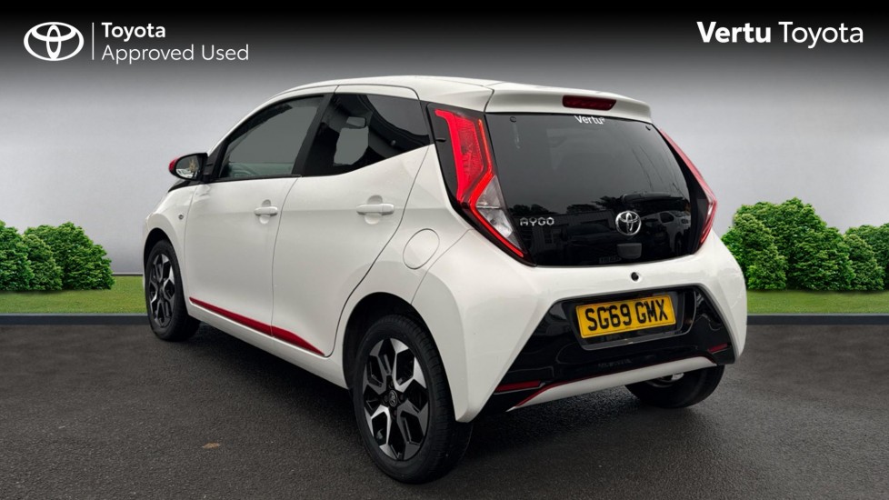 Toyota Aygo 1.0 VVT-i X-Trend 5dr Petrol Hatchback - Image 4