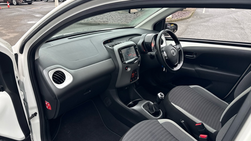 Toyota Aygo 1.0 VVT-i X-Trend 5dr Petrol Hatchback - Image 5