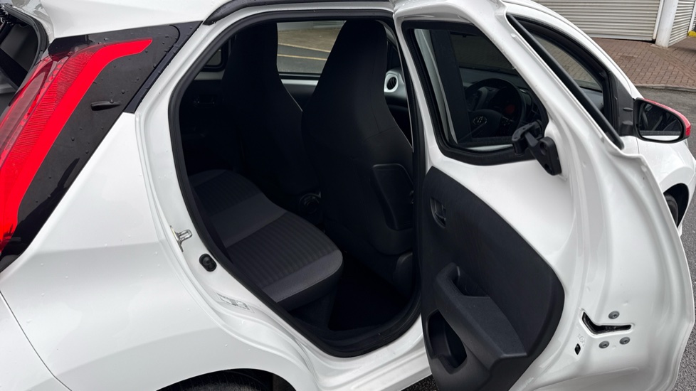 Toyota Aygo 1.0 VVT-i X-Trend 5dr Petrol Hatchback - Image 8